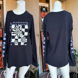 VANS Women’s Divine Energy Long Sleeve Boyfriend Tee (XL)